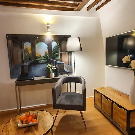 Apartment Charme De L'ancien, Refait A Neuf
